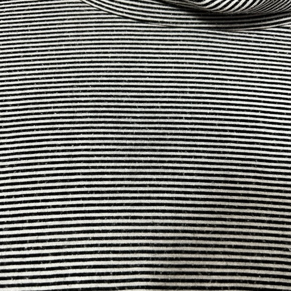 Nasty Gal Cropped Striped Turtleneck Sm - Picture 2 of 3